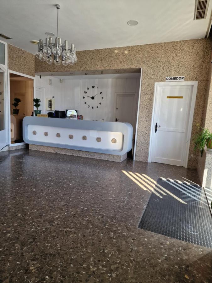 Hostal La Canada Segoviana Valmojado Buitenkant foto