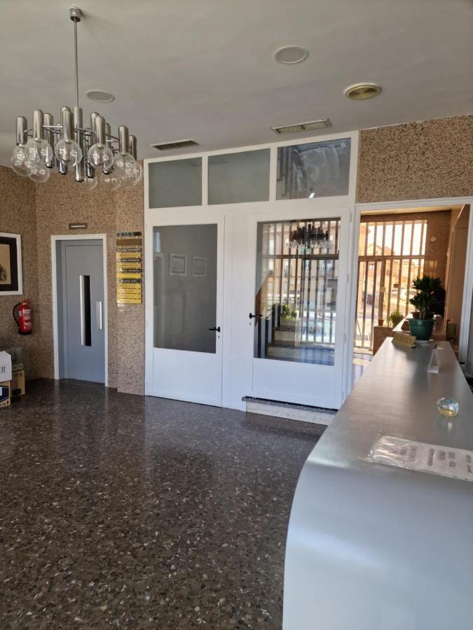 Hostal La Canada Segoviana Valmojado Buitenkant foto